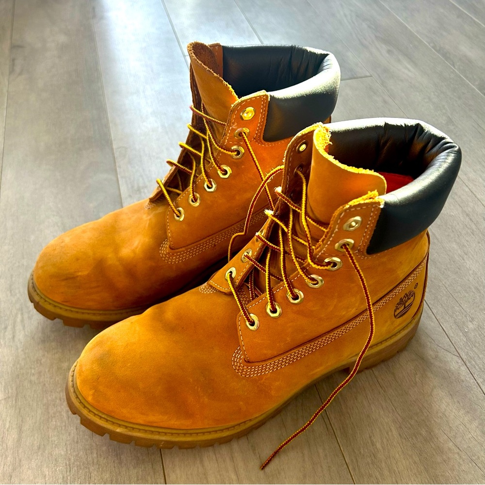 Men’s Timberland Boots (Size 10)